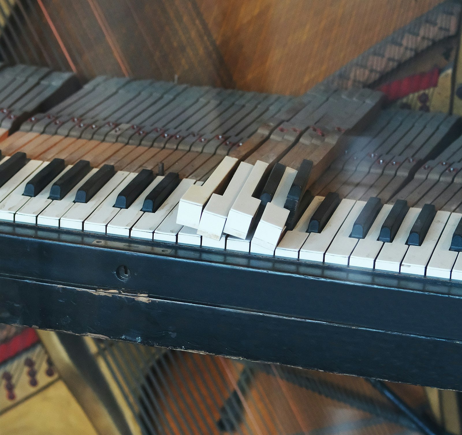 Primer plano de las teclas de un piano